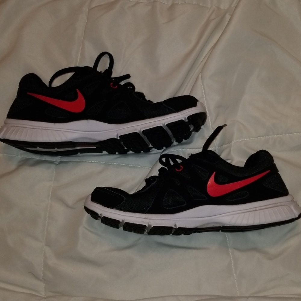 Nike Revolution 2